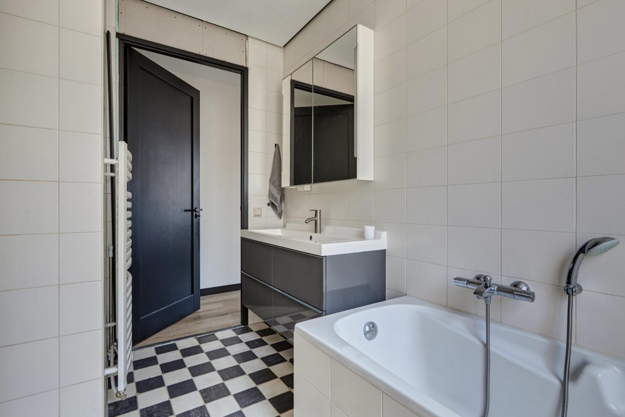 Te koop: Foto Woonhuis aan de Saint Helenabaai 56 in Purmerend