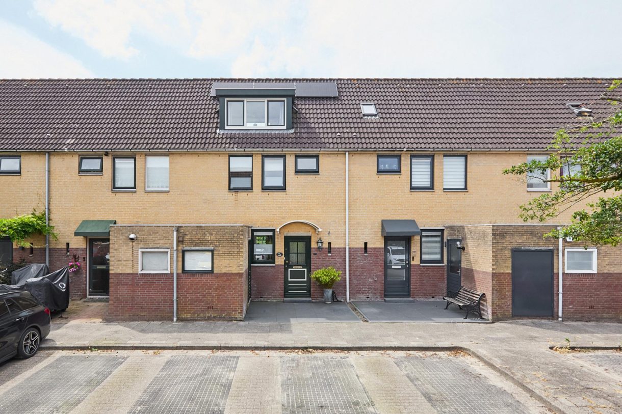 Te koop: Foto Woonhuis aan de Goudenregenstraat 107 in Purmerend